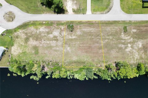 Terreno en venta en Cape Coral, Florida № 1341166 - foto 24
