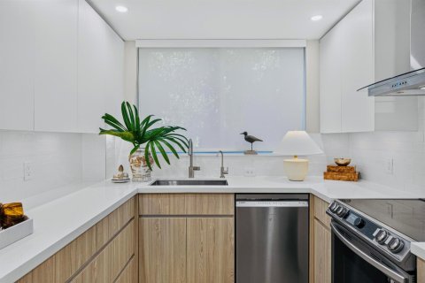 Condo in Fort Lauderdale, Florida, 2 bedrooms № 2430213 - photo 8