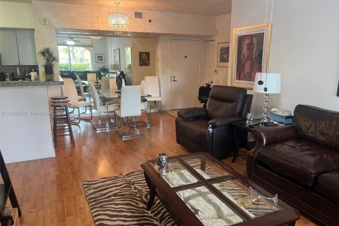 Condo in Aventura, Florida, 2 bedrooms  № 1996361 - photo 25
