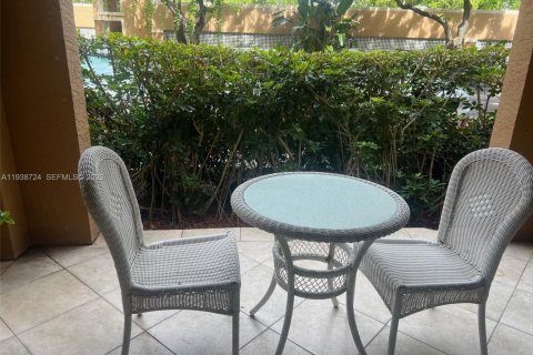 Condo in Aventura, Florida, 2 bedrooms  № 1996361 - photo 24