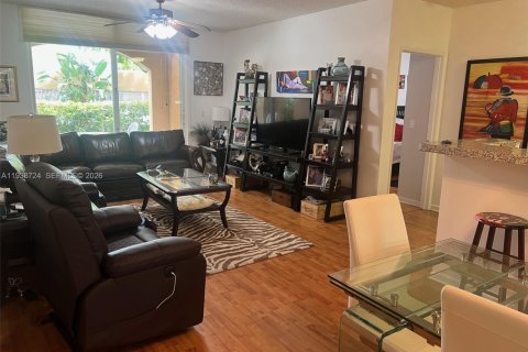 Condo in Aventura, Florida, 2 bedrooms  № 1996361 - photo 18