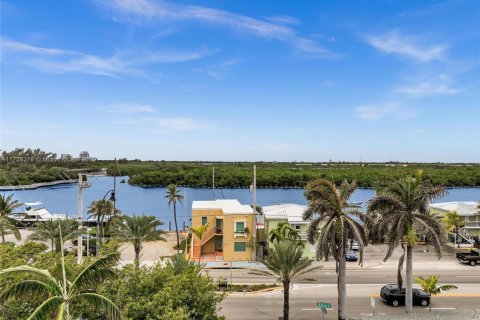 Land in Hollywood, Florida № 1726189 - photo 2