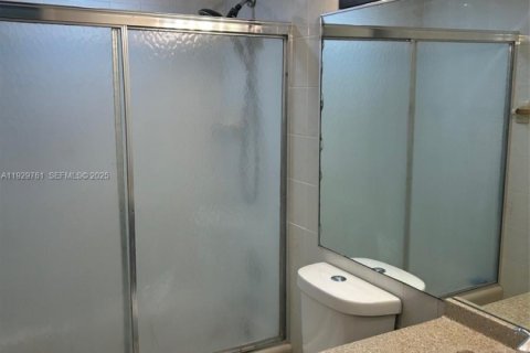 Condominio en alquiler en Miami, Florida, 2 dormitorios, 89.74 m2 № 1988603 - foto 8