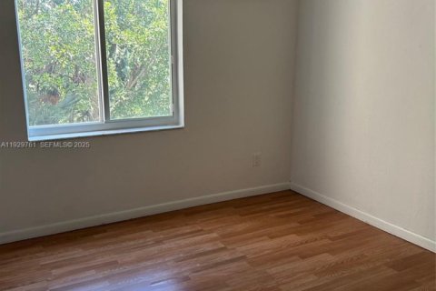 Condominio en alquiler en Miami, Florida, 2 dormitorios, 89.74 m2 № 1988603 - foto 7