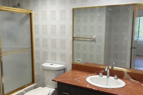 Condominio en alquiler en Miami, Florida, 2 dormitorios, 89.74 m2 № 1988603 - foto 6