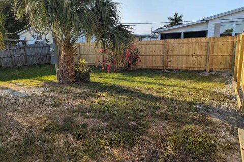 Commercial property in Fort Myers, Florida 3 bedrooms, 89.19 sq.m. № 2114392 - photo 20