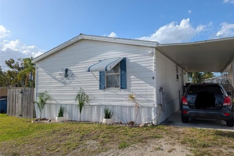 Immobilier commercial à Fort Myers, Floride 3 chambres, 89.19 m2 № 2114392