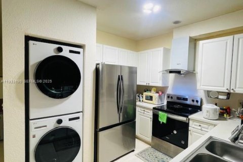 Touwnhouse à vendre à Coral Springs, Floride: 3 chambres, 167.6 m2 № 1991920 - photo 2