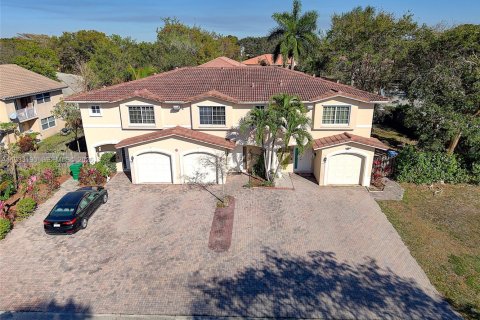 Adosado en venta en Coral Springs, Florida, 3 dormitorios, 167.6 m2 № 1991920 - foto 11