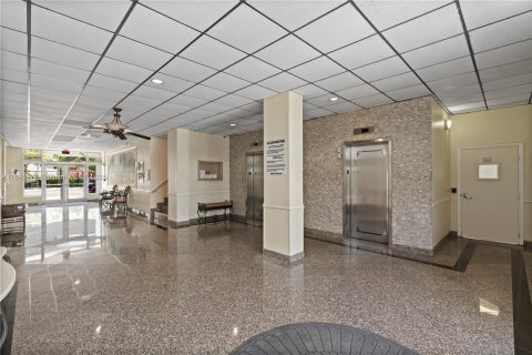 Купить кондоминиум в Форт-Лодердейл, Флорида 1 спальня, 60.11м2, № 2079284 - фото 16
