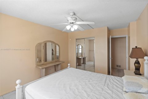 Купить кондоминиум в Форт-Лодердейл, Флорида 1 спальня, 60.11м2, № 2079284 - фото 15