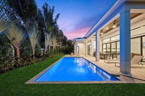 Casa en venta en Jupiter Inlet Colony, Florida, 3 dormitorios, 235.6 m2 № 1014020 - foto 1