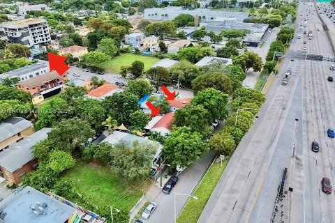 Immobilier commercial à vendre à Miami, Floride № 2015909 - photo 7