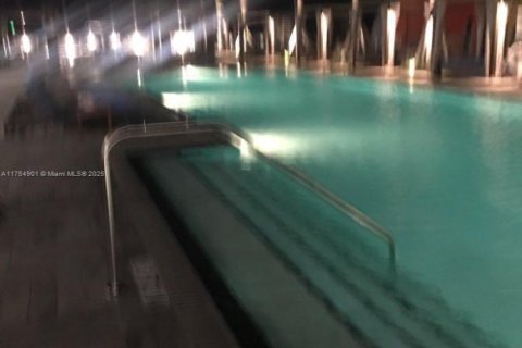 Condo in Hollywood, Florida, 2 bedrooms  № 2035811 - photo 7