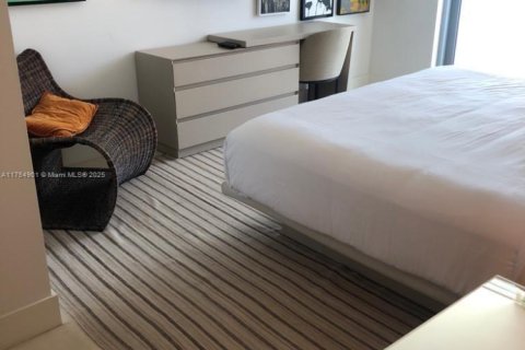 Condo in Hollywood, Florida, 2 bedrooms  № 2035811 - photo 25