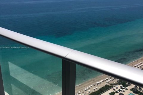 Condo in Hollywood, Florida, 2 bedrooms  № 2035811 - photo 5