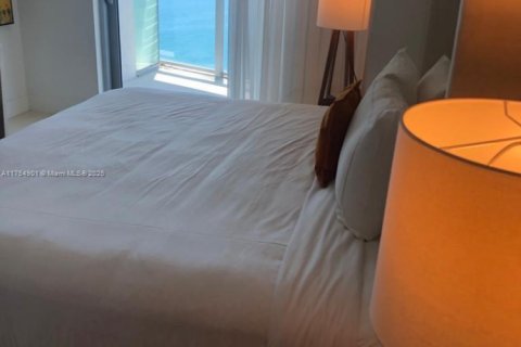 Condo in Hollywood, Florida, 2 bedrooms  № 2035811 - photo 26