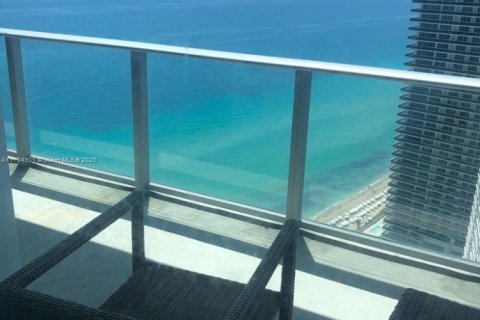 Condo in Hollywood, Florida, 2 bedrooms  № 2035811 - photo 10