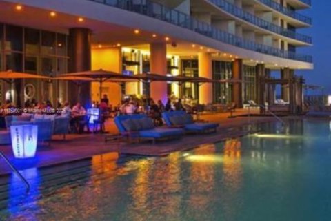 Condo in Hollywood, Florida, 2 bedrooms  № 2035811 - photo 8