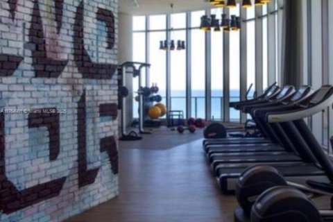 Condo in Hollywood, Florida, 2 bedrooms  № 2035811 - photo 15