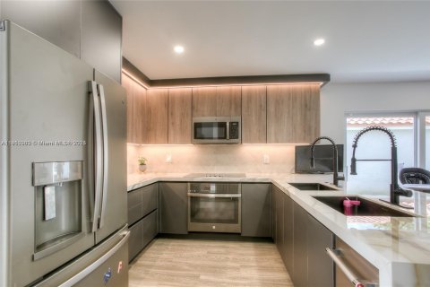Casa en venta en Miami Gardens, Florida, 3 dormitorios, 190.82 m2 № 2082203 - foto 5