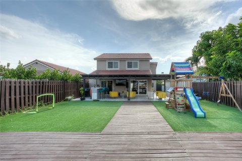 Casa en venta en Miami Gardens, Florida, 3 dormitorios, 190.82 m2 № 2082203 - foto 13