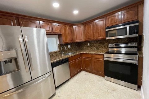 Condominio en venta en Miami, Florida, 1 dormitorio, 64.94 m2 № 1832288 - foto 3
