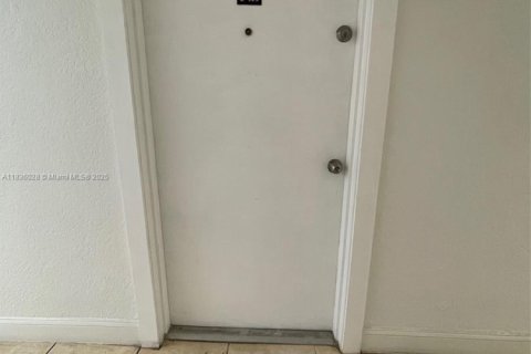 Condominio en venta en Miami, Florida, 1 dormitorio, 64.94 m2 № 1832288 - foto 15