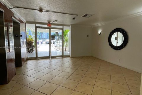 Condominio en venta en Miami, Florida, 1 dormitorio, 64.94 m2 № 1832288 - foto 16