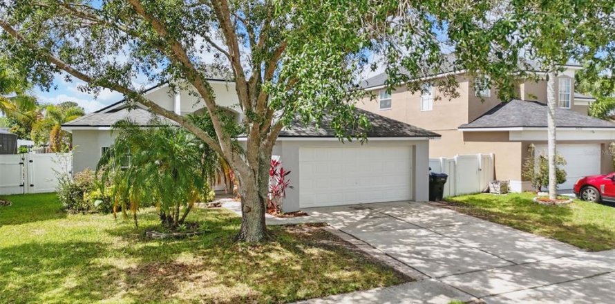 House in Orlando, Florida 3 bedrooms, 129.97 sq.m. № 1719446