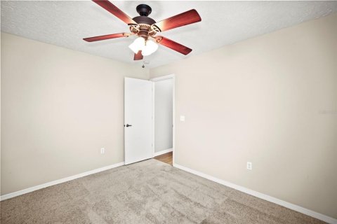 House in Hudson, Florida 3 bedrooms, 148.18 sq.m. № 2167546 - photo 14