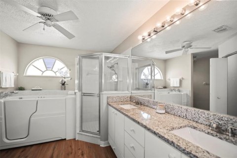House in Hudson, Florida 3 bedrooms, 148.18 sq.m. № 2167546 - photo 11