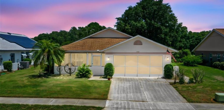 House in Hudson, Florida 3 bedrooms, 148.18 sq.m. № 2167546