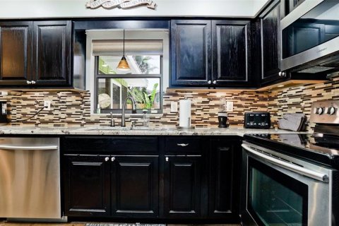 House in Bradenton, Florida 3 bedrooms, 110.37 sq.m. № 1677137 - photo 7