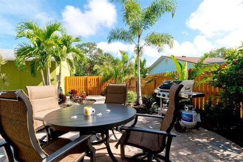 House in Bradenton, Florida 3 bedrooms, 110.37 sq.m. № 1677137 - photo 22