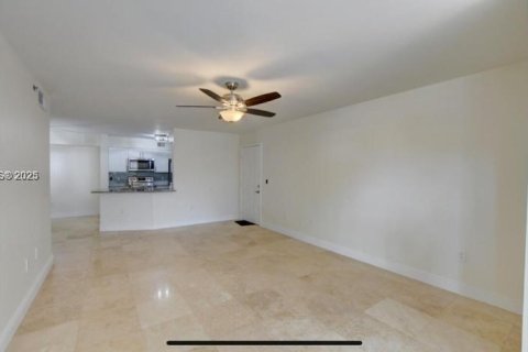 Купить кондоминиум в Бока-Ратон, Флорида 3 спальни, 117.8м2, № 1929213 - фото 26