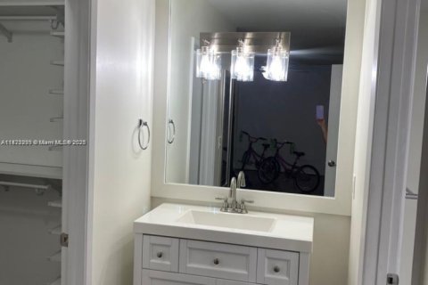 Купить кондоминиум в Бока-Ратон, Флорида 3 спальни, 117.8м2, № 1929213 - фото 30