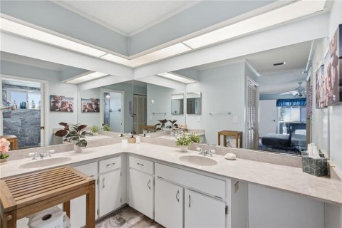 House in Spring Hill, Florida 3 bedrooms, 147.62 sq.m. № 2235439 - photo 20