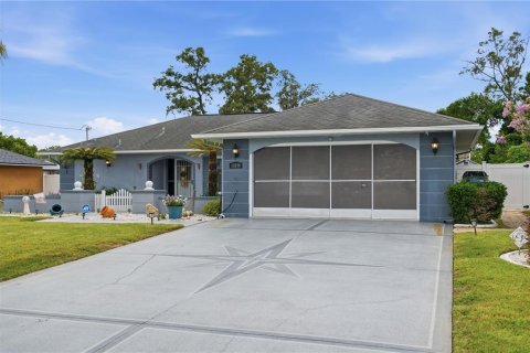 House in Spring Hill, Florida 3 bedrooms, 147.62 sq.m. № 2235439 - photo 4