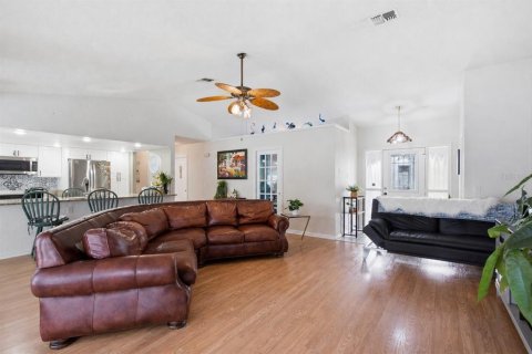 House in Spring Hill, Florida 3 bedrooms, 147.62 sq.m. № 2235439 - photo 9