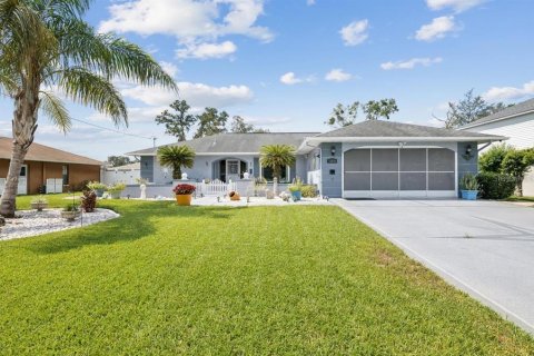 House in Spring Hill, Florida 3 bedrooms, 147.62 sq.m. № 2235439