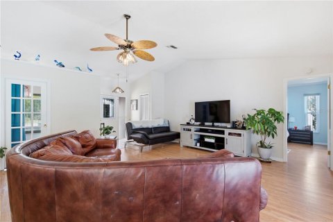 House in Spring Hill, Florida 3 bedrooms, 147.62 sq.m. № 2235439 - photo 7