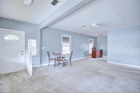House in Winter Haven, Florida 2 bedrooms, 100.33 sq.m. № 2214552 - photo 4