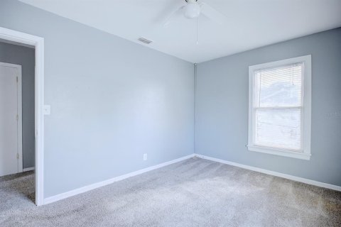 House in Winter Haven, Florida 2 bedrooms, 100.33 sq.m. № 2214552 - photo 17