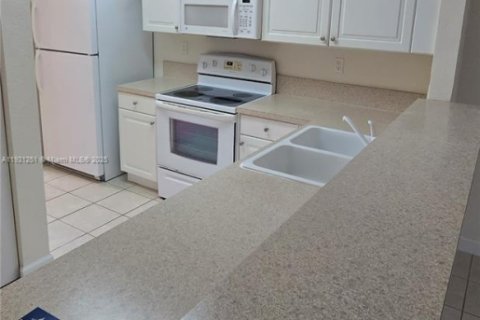 Townhouse in Homestead, Florida 2 bedrooms, 99.31 sq.m. № 1974239 - photo 6