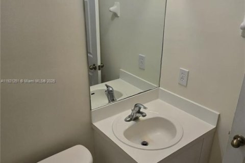 Townhouse in Homestead, Florida 2 bedrooms, 99.31 sq.m. № 1974239 - photo 22