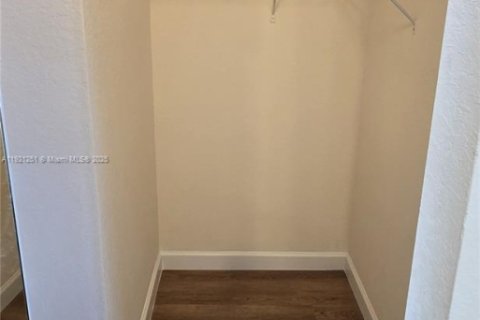 Townhouse in Homestead, Florida 2 bedrooms, 99.31 sq.m. № 1974239 - photo 25