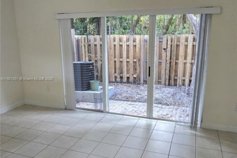 Townhouse in Homestead, Florida 2 bedrooms, 99.31 sq.m. № 1974239 - photo 10