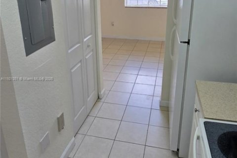 Townhouse in Homestead, Florida 2 bedrooms, 99.31 sq.m. № 1974239 - photo 8