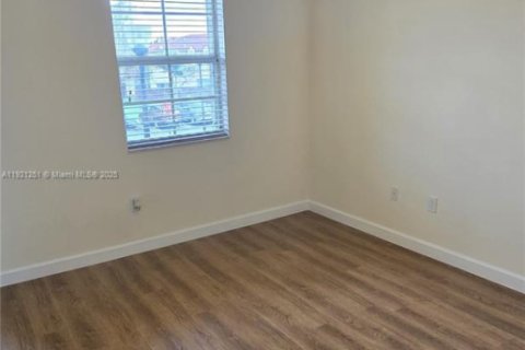 Townhouse in Homestead, Florida 2 bedrooms, 99.31 sq.m. № 1974239 - photo 24